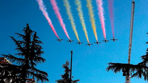 Vista general del desfile con motivo de la celebración de la Fiesta Nacional del 12 de Octubre, este martes en Madrid. Vista general del desfile con motivo de la celebración de la Fiesta Nacional del 12 de Octubre, este martes en Madrid.