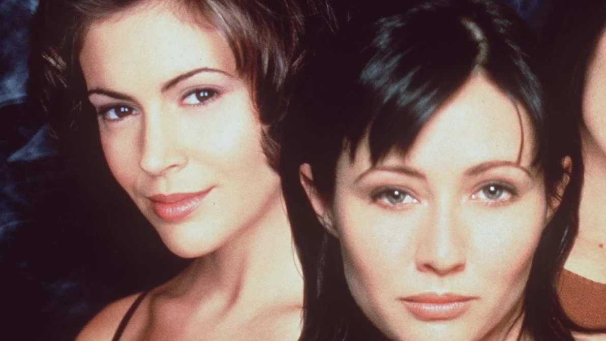 Alyssa Milano y Shannen Doherty como Phoebe y Prue en 'Embrujadas' Alyssa Milano y Shannen Doherty como Phoebe y Prue en 'Embrujadas'