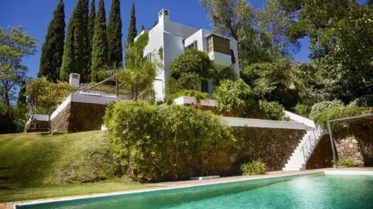 Así es la villa de lujo de Marbella donde Boris Johnson pasará con su familia unos días de descanso Así es la villa de lujo de Marbella donde Boris Johnson pasará con su familia unos días de descanso