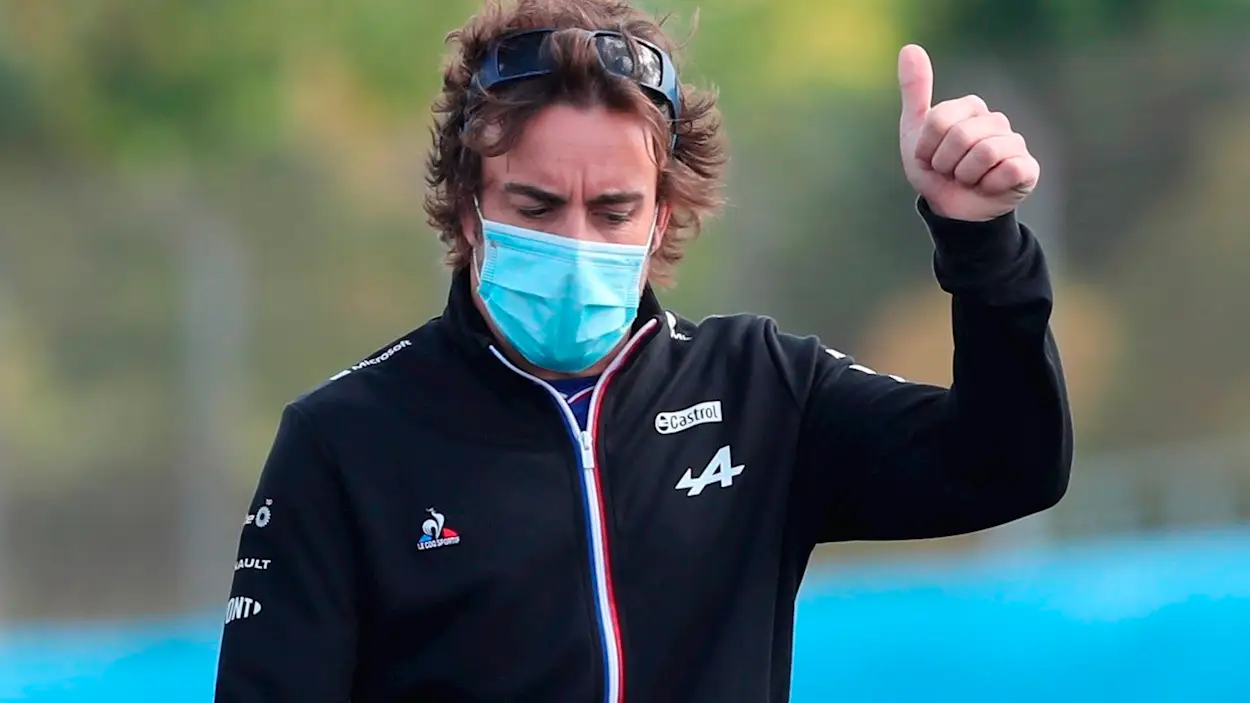 El deportivo gesto de Fernando Alonso con Mick Schumacher tras provocar que el piloto alem&aacute;n hiciese un trompo