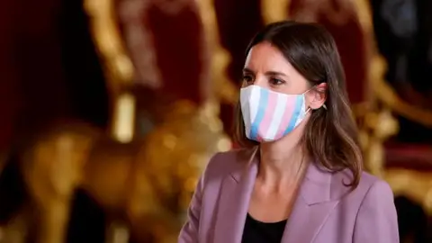 Isa Serra y Celia Mayer entre las nuevas incorporaciones del Ministerio de Igualdad de Irene Montero Isa Serra y Celia Mayer entre las nuevas incorporaciones del Ministerio de Igualdad de Irene Montero