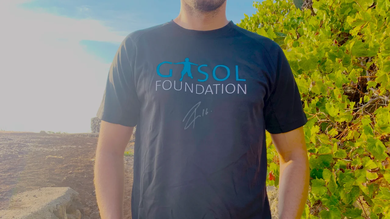 Un vecino de La Palma subasta una camiseta firmada por Pau Gasol para ayudar a los afectados por el volcán Un vecino de La Palma subasta una camiseta firmada por Pau Gasol para ayudar a los afectados por el volcán