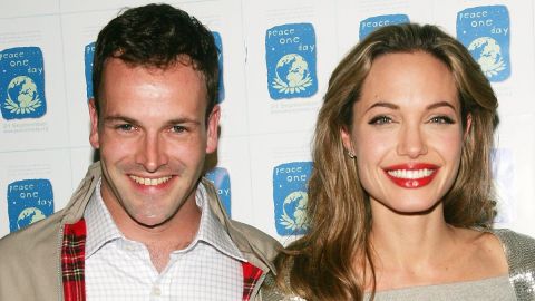 Jonny Lee Miller y Angelina Jolie