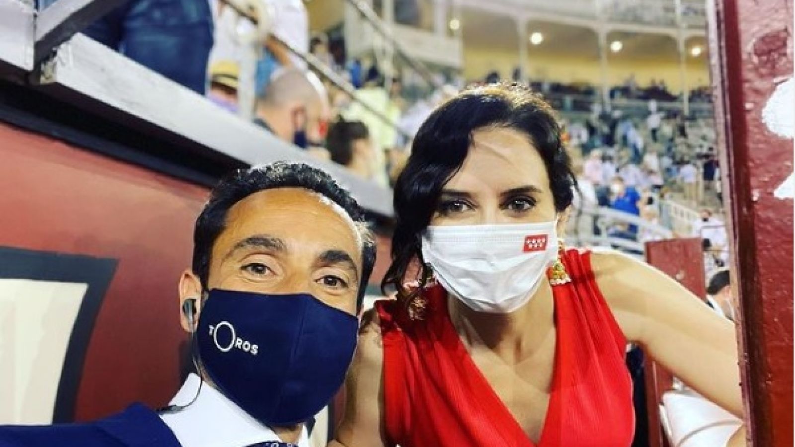 ¿Por qué Instagram ha censurado una foto de Ayuso en Las Ventas?