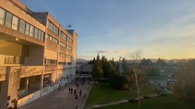La Ertzaintza desaloja el campus universitario de Leioa despu&eacute;s de que un hombre irrumpa a tiros en el recinto