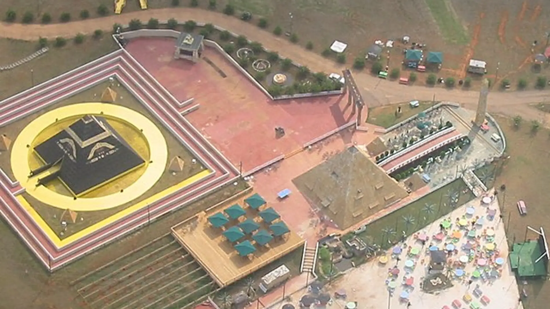 Piramide central del complejo del Nuwaubianismo