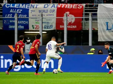 Mbappé anota ante España en la final de la Nations League Mbappé anota ante España en la final de la Nations League