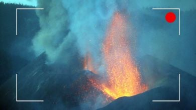 VÍDEO: La imparable destrucción de los ríos de lava del volcán de La Palma, streaming en directo 