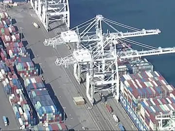 El puerto de Los Ángeles operará 24 horas al día para solucionar los problemas de suministro por orden de Biden El puerto de Los Ángeles operará 24 horas al día para solucionar los problemas de suministro por orden de Biden