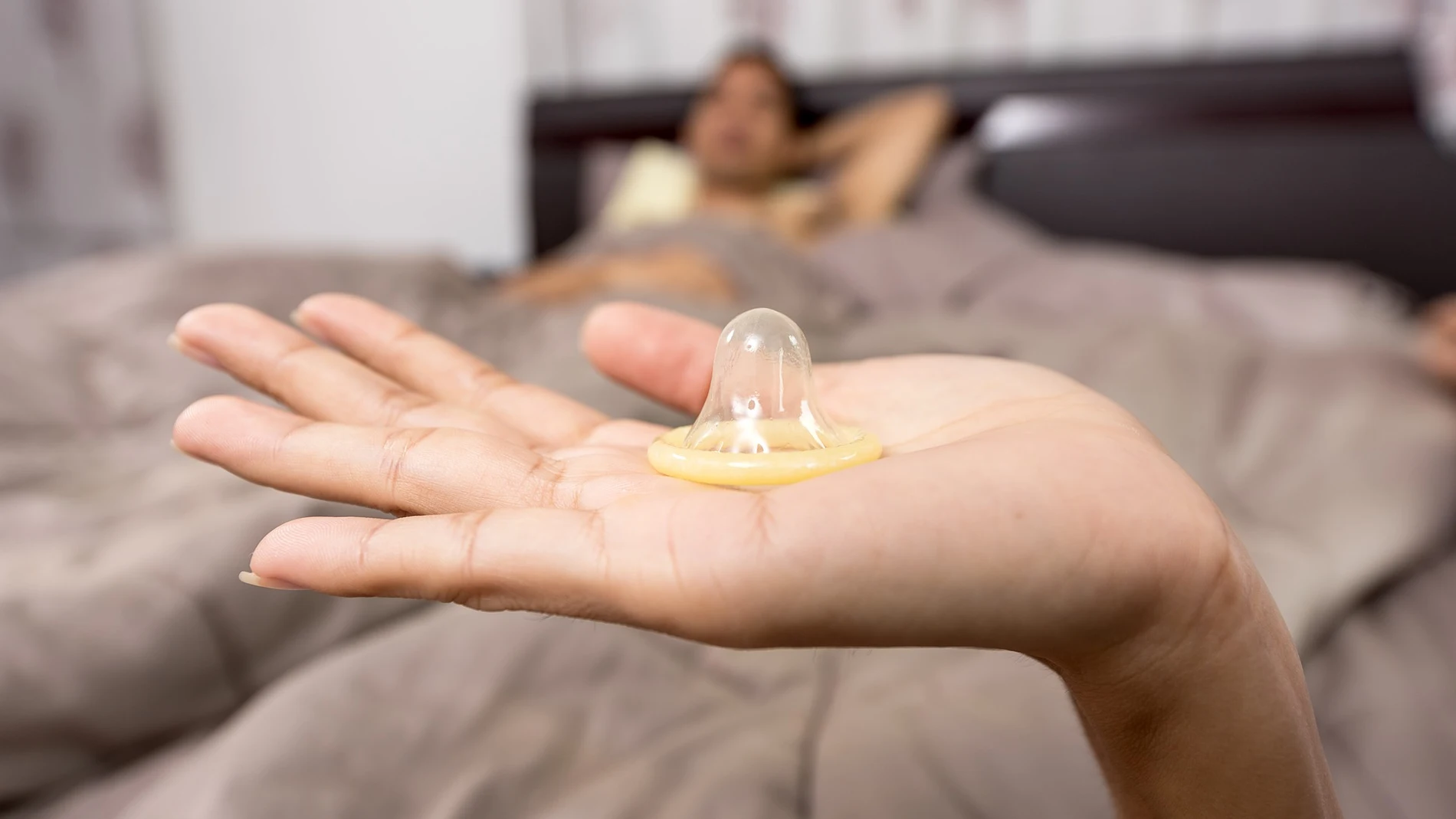 Quitarse el condón sin consentimiento de su pareja, ilegal en California 