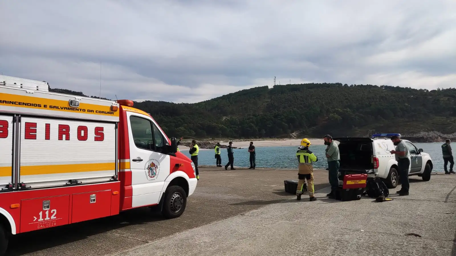 Encuentran muerto a un hombre dentro de su coche sumergido en el mar en A Coru&ntilde;a
