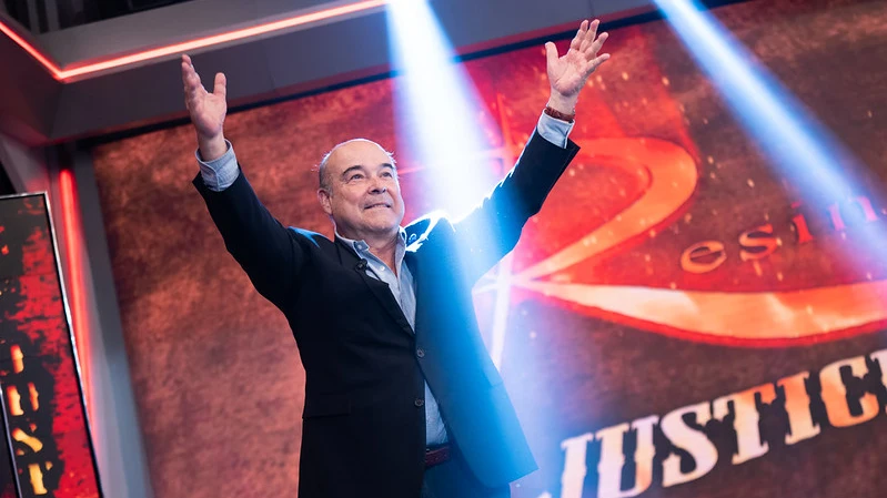 Antonio Resines cuestiona en 'El Hormiguero 3.0' los nuevos coches el&eacute;ctricos para compartir en la ciudad: "Yo ah&iacute; no entro"