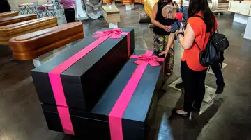 Los ataúdes de ‘El juego del calamar’, la última tendencia en el sector funerario Los ataúdes de ‘El juego del calamar’, la última tendencia en el sector funerario