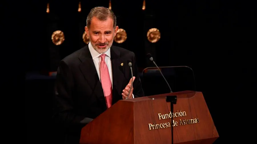 El rey Felipe hace una defensa de los valores democráticos y recalca que "únicamente trabajando unidos" se puede seguir adelante El rey Felipe hace una defensa de los valores democráticos y recalca que "únicamente trabajando unidos" se puede seguir adelante