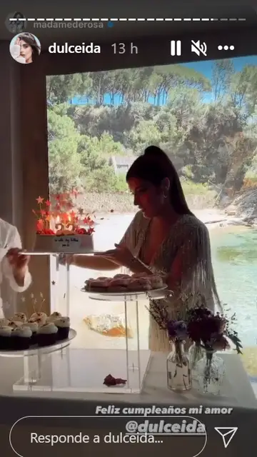 Dulceida celebrando su cumpleaños Dulceida celebrando su cumpleaños