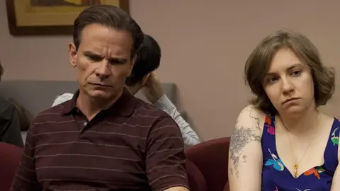 Peter Scolari y Lena Dunham en 'Grils' Peter Scolari y Lena Dunham en 'Grils'