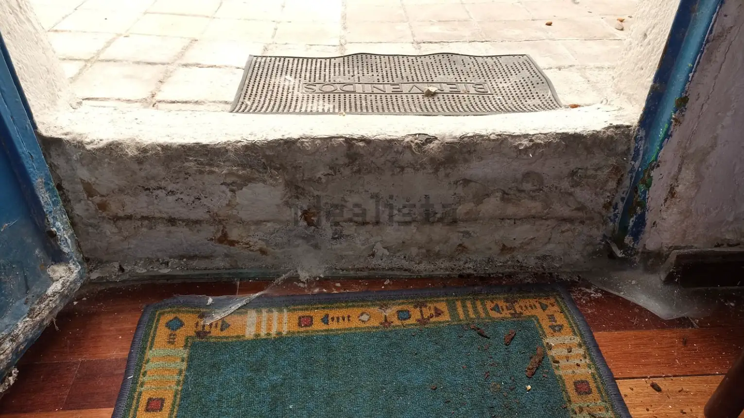 La entrada de este piso anunciado en Idealista La entrada de este piso anunciado en Idealista