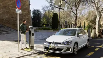 El repunte de ofertas de trabajo asociados a los coches eléctricos, perfiles y cómo conseguir un empleo El repunte de ofertas de trabajo asociados a los coches eléctricos, perfiles y cómo conseguir un empleo