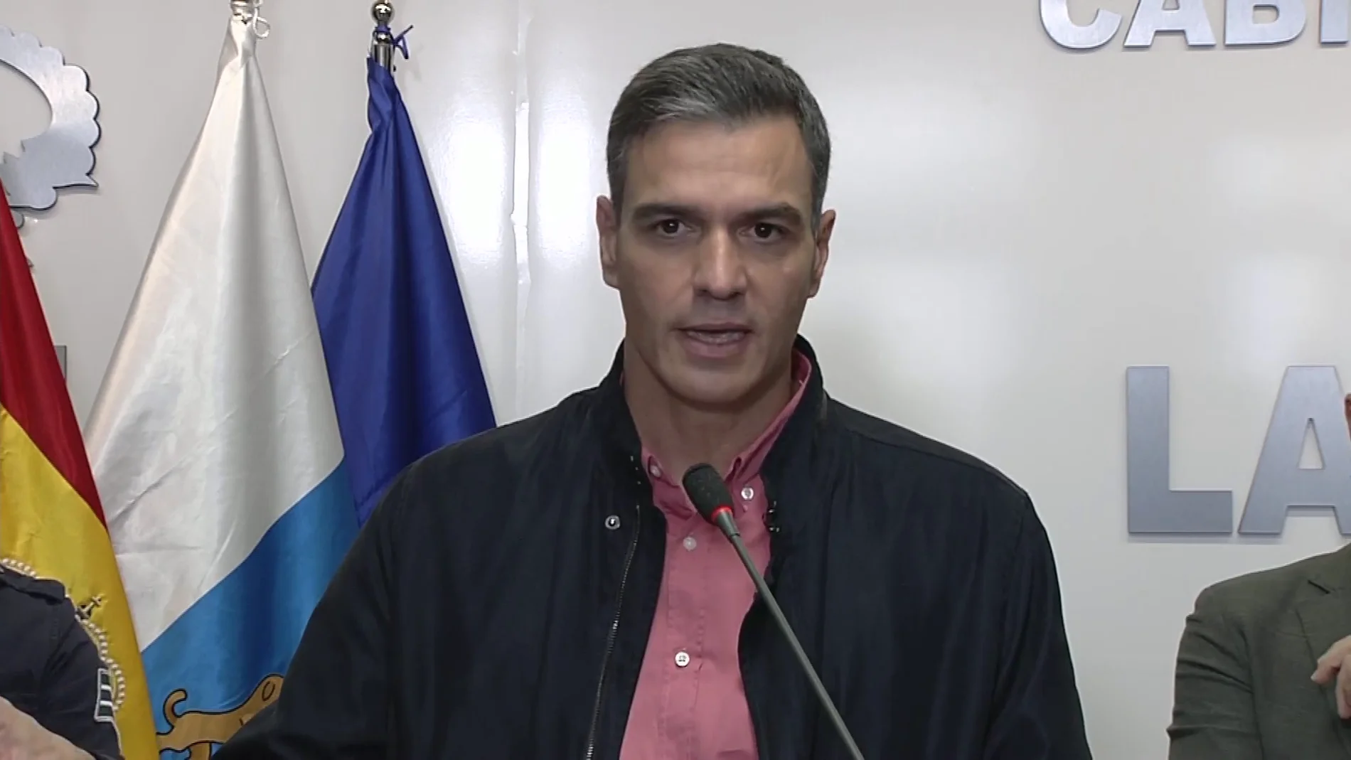 Pedro Sánchez anuncia una modificación presupuestaria para que las ayudas lleguen antes a La Palma