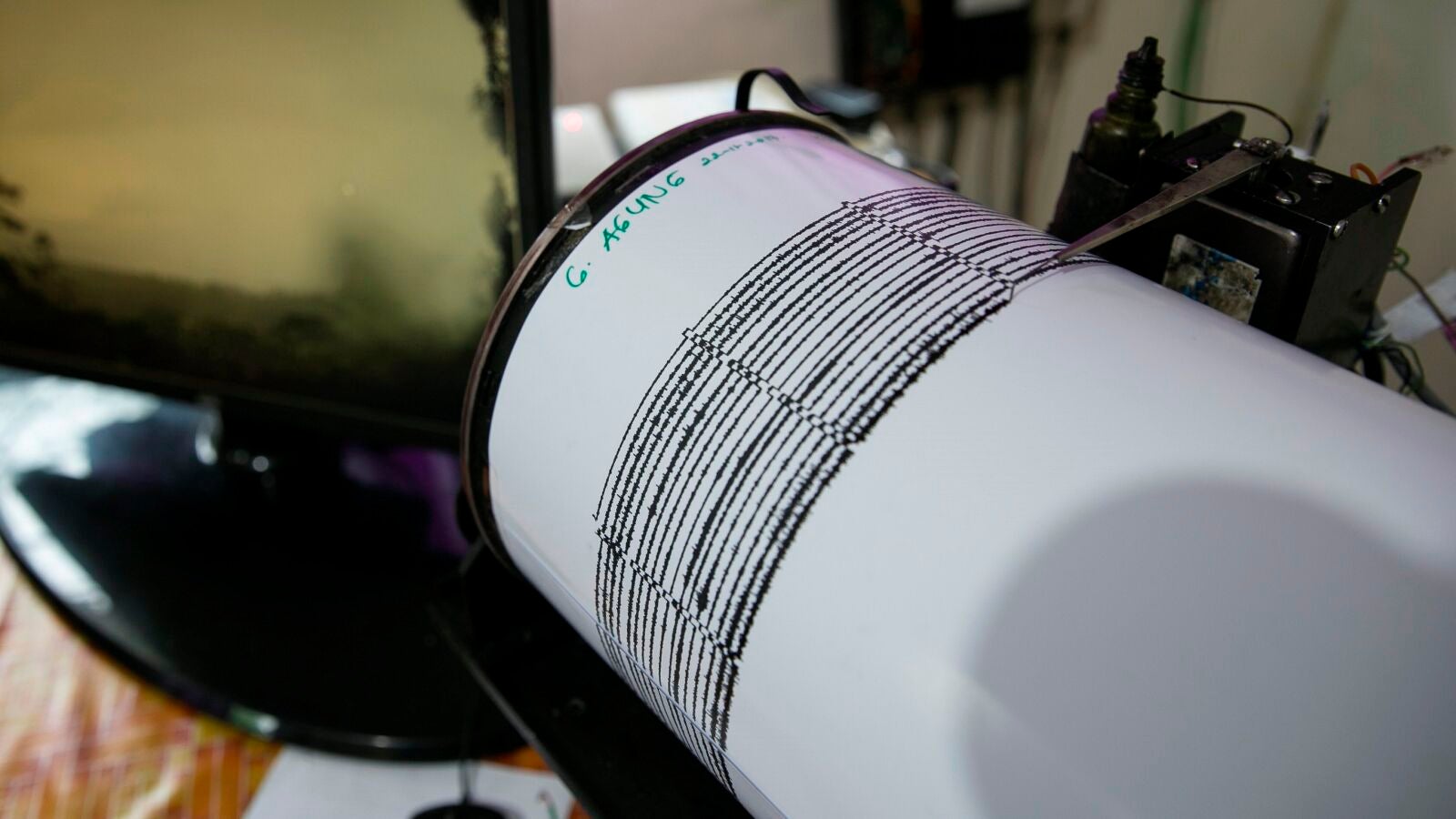 La Palma sufre un nuevo terremoto de magnitud 5 por segundo día consecutivo