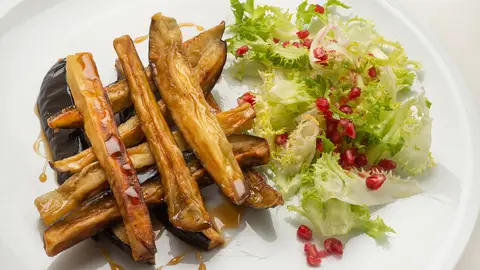 Receta de berenjenas a la miel, de Arguiñano: "Tiernas, sabrosas y crujientes" Receta de berenjenas a la miel, de Arguiñano: "Tiernas, sabrosas y crujientes"