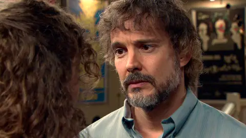 Guillermo hace a Inés replantearse su relación Guillermo hace a Inés replantearse su relación