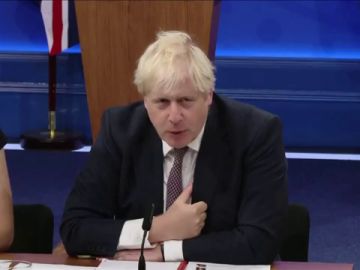 Johnson ha acudido a un encuentro con escolares en el que ha respondido a preguntas sobre el problema del cambio climático. El primer ministro británico también se ha quejado de que grandes corporaciones producen una "abrumadora" cantidad de plásticos. 