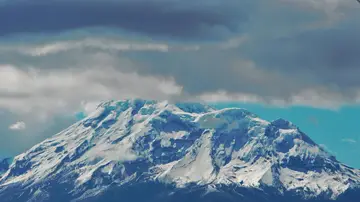 Tres muertos por una avalancha de hielo en el volcán Chimborazo en Ecuador Tres muertos por una avalancha de hielo en el volcán Chimborazo en Ecuador
