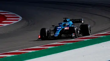 Fernando Alonso se queja de los cambios de criterio de la FIA: "Fueron tres incidentes iguales" Fernando Alonso se queja de los cambios de criterio de la FIA: "Fueron tres incidentes iguales"