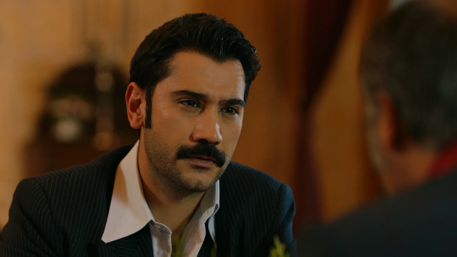 Yilmaz revela a Çengaver sus verdaderas intenciones con Demir Yilmaz revela a Çengaver sus verdaderas intenciones con Demir