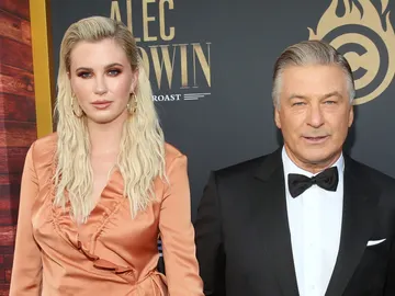 Alec Baldwin y su hija, Ireland Alec Baldwin y su hija, Ireland