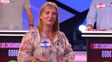 Ana crea accidentalmente un debate: ¿Los hombres son más atractivos en traje?