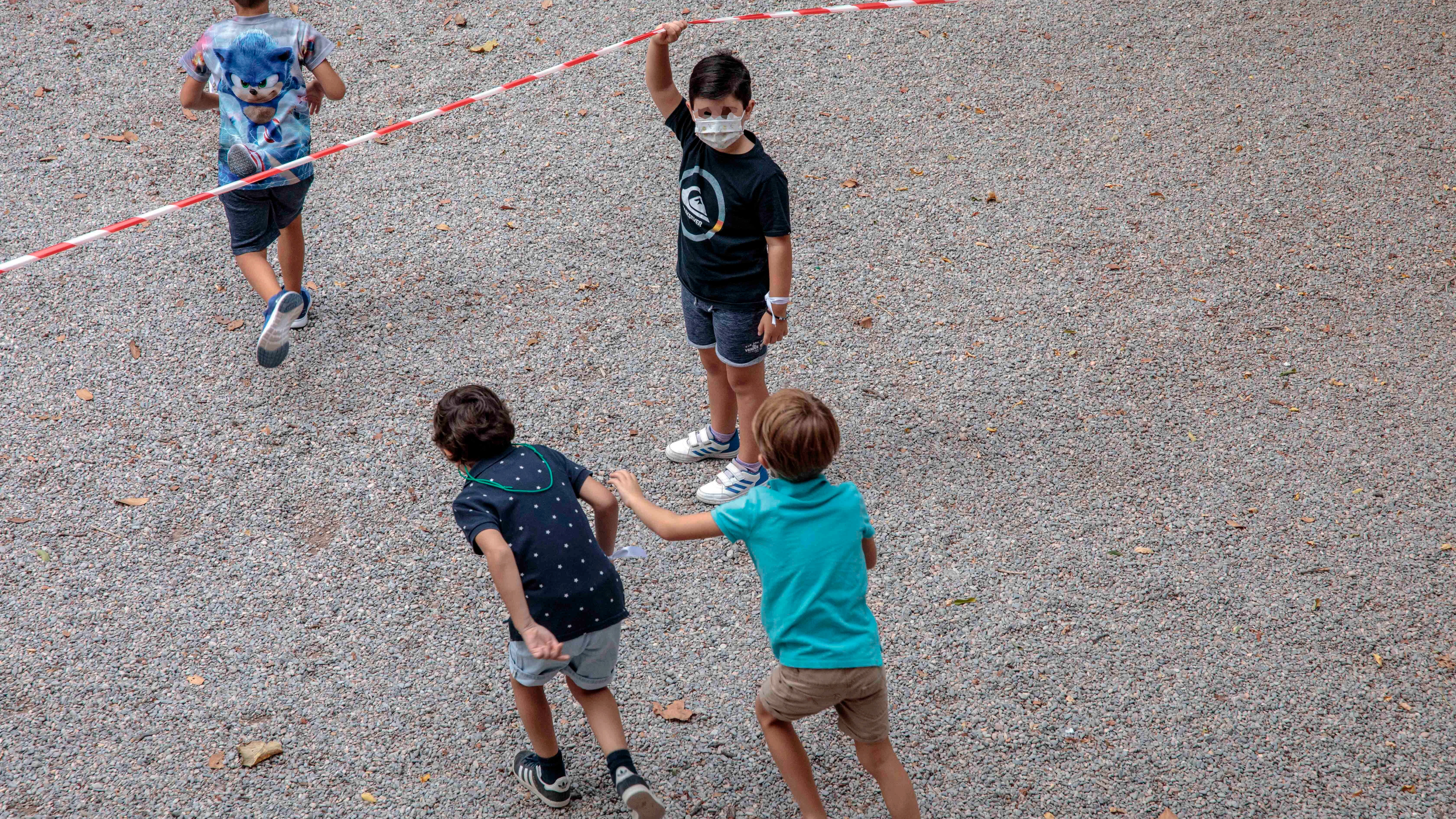 Carolina Darias insiste en el consenso para poner fin a las mascarillas en el recreo