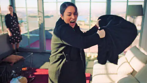 Safiye entra en cólera al contemplar las fotos de la boda: “No lo permitiré” Avance | Capítulo 29