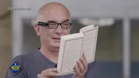 'El Hormiguero 3.0' cambia la vida de un grupo de invidentes con un dispositivo que reconoce textos, rostro y colores 'El Hormiguero 3.0' cambia la vida de un grupo de invidentes con un dispositivo que reconoce textos, rostro y colores