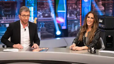 Pablo Motos pregunta a Malú por su vida en pareja con Albert Rivera: "Duerme como un rey" Pablo Motos pregunta a Malú por su vida en pareja con Albert Rivera: "Duerme como un rey"