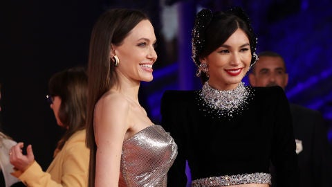Angelina Jolie y Gemma Chan en la premiere de 'Eternals' en Roma