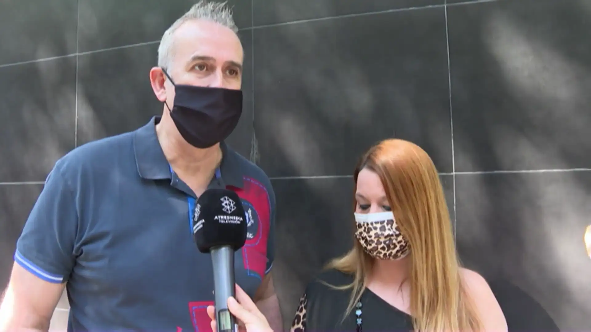 Los padres de un niña de 15 que se suicidó tras sufrir acoso escolar denuncian al centro en el que la joven estudiaba Los padres de un niña de 15 que se suicidó tras sufrir acoso escolar denuncian al centro en el que la joven estudiaba