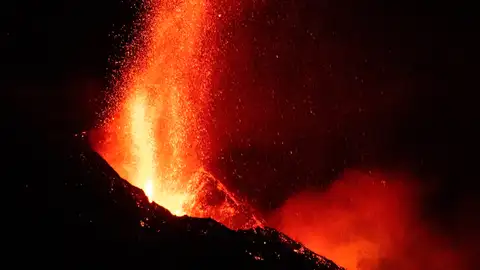 El volcán de La Palma provoca que el suelo de la isla crezca 10 centímetros El volcán de La Palma provoca que el suelo de la isla crezca 10 centímetros