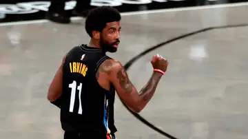 Manifestación en apoyo de Kyrie Irving para que juegue en la NBA sin vacunarse Manifestación en apoyo de Kyrie Irving para que juegue en la NBA sin vacunarse
