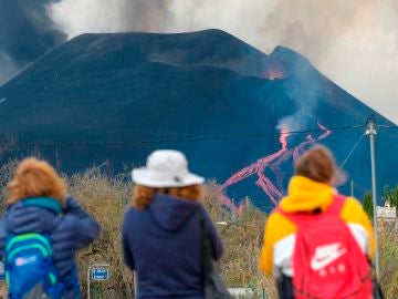 Cómo ha cambiado el aspecto del volcán de La Palma tras la rotura del cono interno