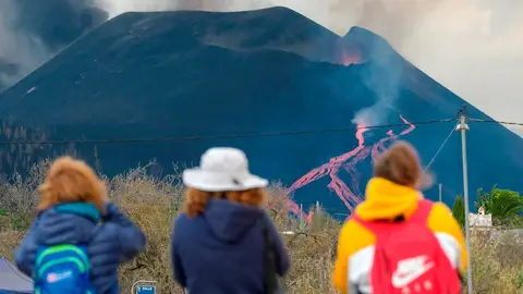 Cómo ha cambiado el aspecto del volcán de La Palma tras la rotura del cono interno Cómo ha cambiado el aspecto del volcán de La Palma tras la rotura del cono interno