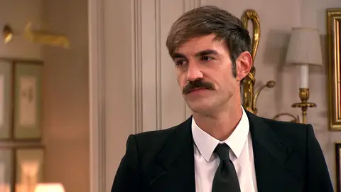 Raúl recibe la ayuda envenenada de Uriarte ante la tensa mirada de Carmen, ¿descubrirá que es su padre biológico? Raúl recibe la ayuda envenenada de Uriarte ante la tensa mirada de Carmen, ¿descubrirá que es su padre biológico?