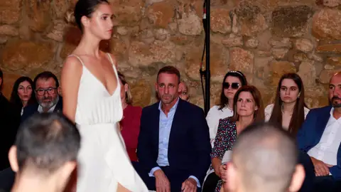 Escassi en el desfile de María José Suárez Escassi en el desfile de María José Suárez