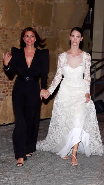María José junto a uno de sus diseños María José junto a uno de sus diseños