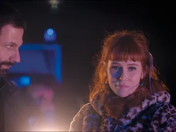 Morgane y Adam comienzan a entenderse ante un caso de amor enfermizo Morgane y Adam comienzan a entenderse ante un caso de amor enfermizo