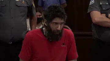 Desalojan del juicio en Argentina al 'hombre gato' por maullar Desalojan del juicio en Argentina al 'hombre gato' por maullar