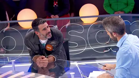 La reacción de Roberto Leal al inesperado ‘ataque’ de David Amor: “¿Por qué das tanto asco?”  La reacción de Roberto Leal al inesperado ‘ataque’ de David Amor: “¿Por qué das tanto asco?”