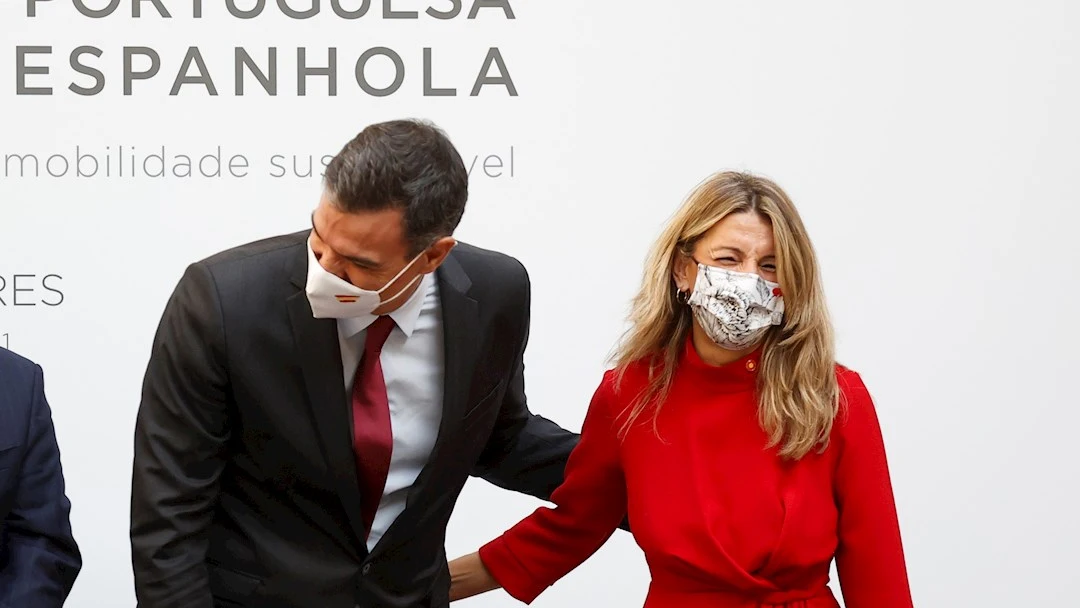 El gesto de cariño entre Pedro Sánchez y Yolanda Díaz en la cumbre hispano-portuguesa en Truijillo El gesto de cariño entre Pedro Sánchez y Yolanda Díaz en la cumbre hispano-portuguesa en Truijillo