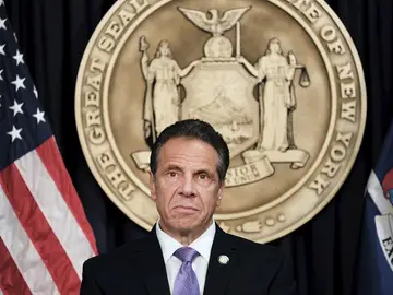 El exgobernador Andrew Coumo, acusado de delito sexual por un tribunal de Nueva York